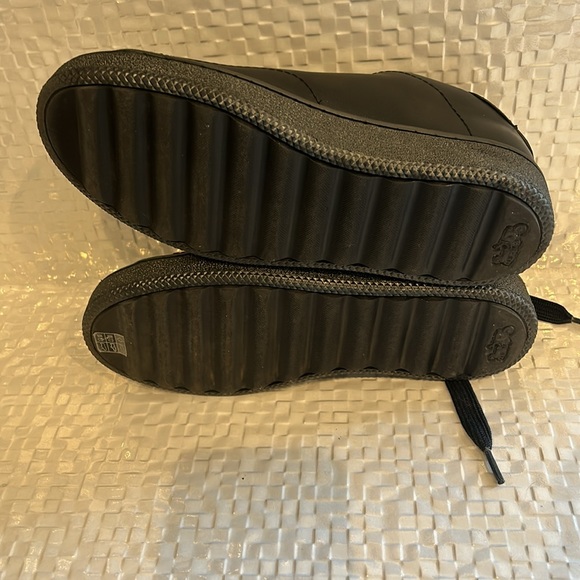 Coach Sneakers W/ Star Patches - Picture 6 of 6